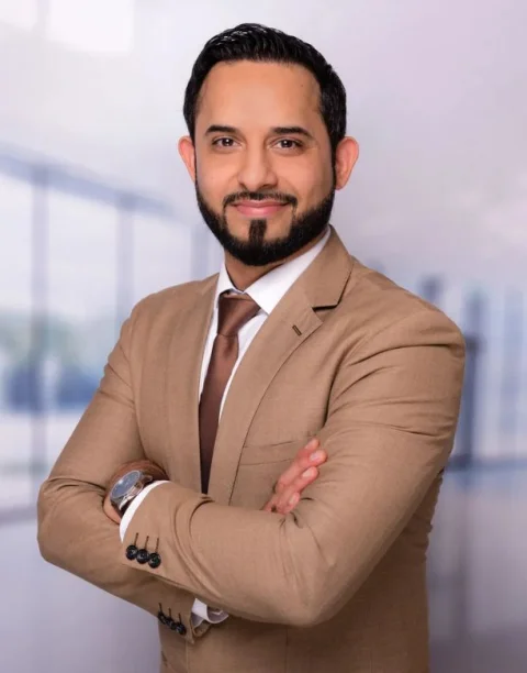 Dr. Naweed Mansoor